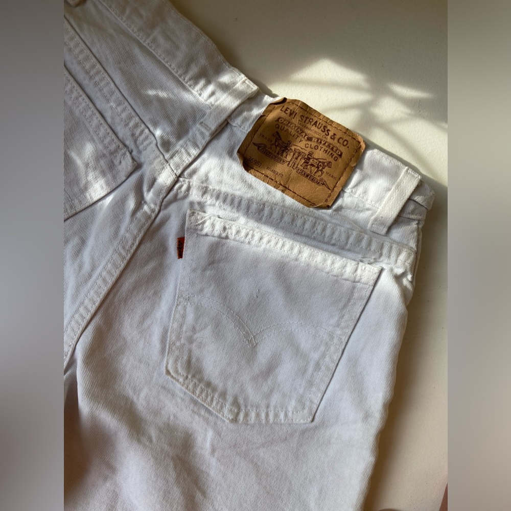 VINTAGE LEVIS DENIM SHORTS ORANGE TAB